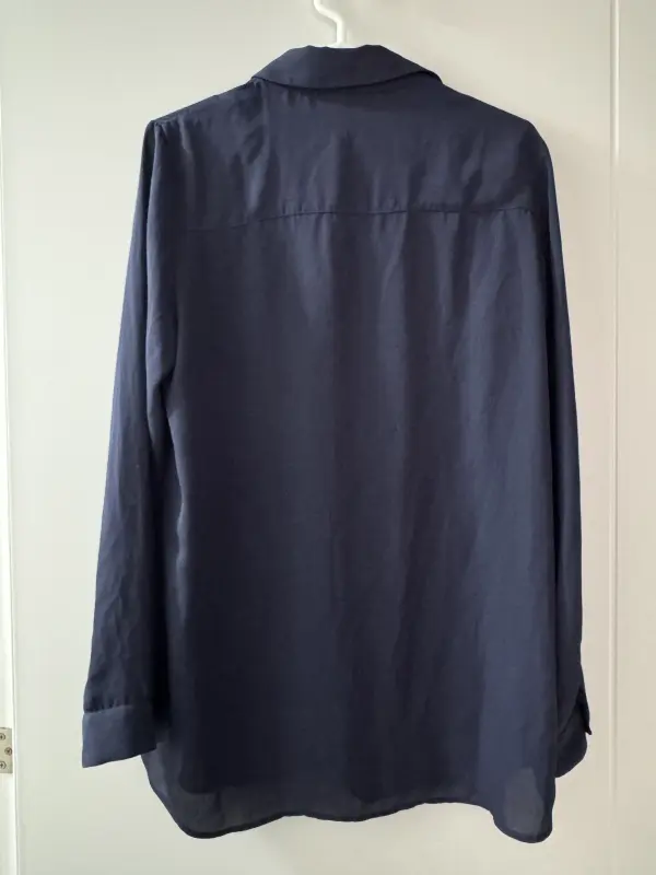 Blusa manga larga morado talla S - Imagen 2