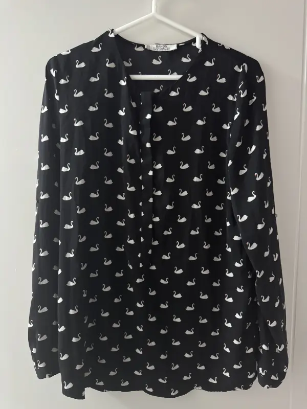 Blusa manga larga estampado cisne talla XS - Comprar en Lima Perú | Fancy Shops