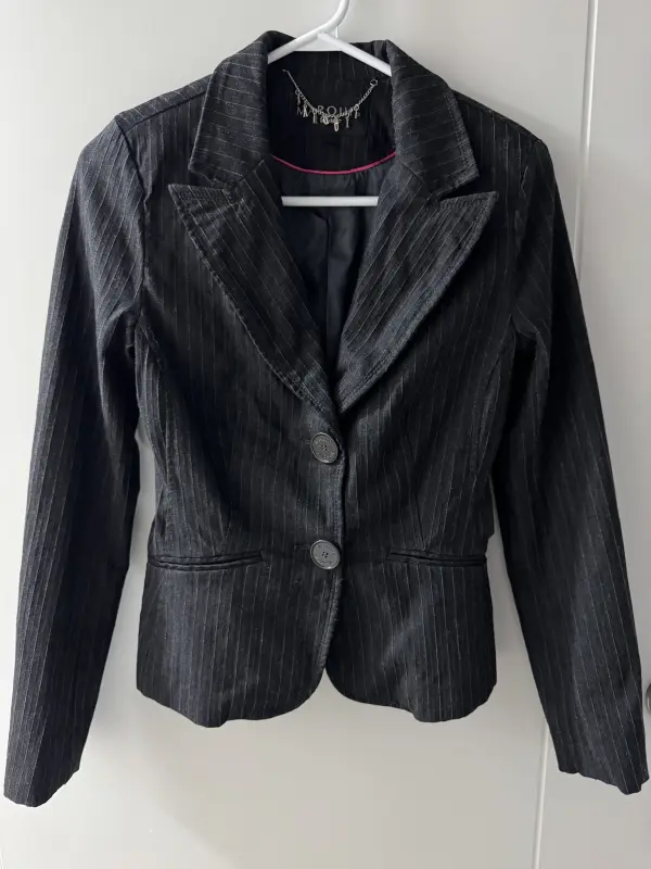 Blazer gris oscuro de rayas blancas talla S - Blazers y Chalecos Sastre | Comprar Online Lima