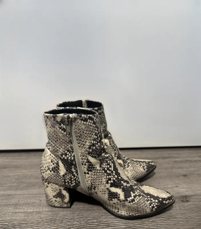 Botines Piel de Serpiente talla 38 - Imagen 2