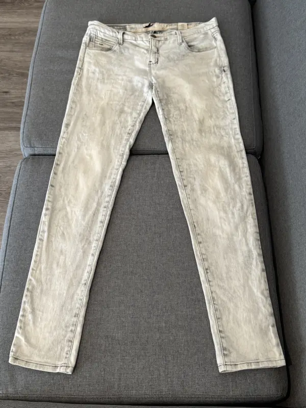 Pantalón de Jean blanco y gris talla 29 - Pantalones, Shorts y Faldas | Comprar Online Lima