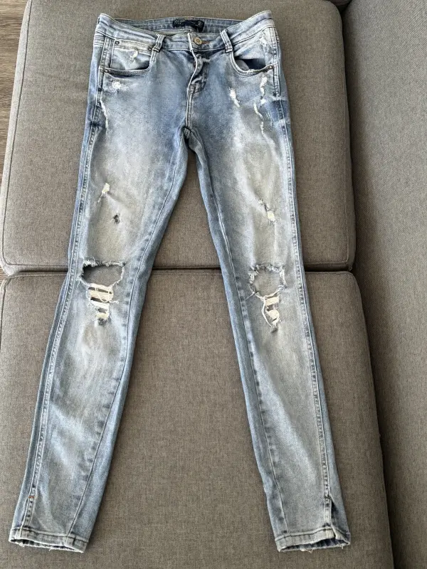 Pantalón de Jean celeste talla 26 - Pantalones, Shorts y Faldas | Comprar Online Lima