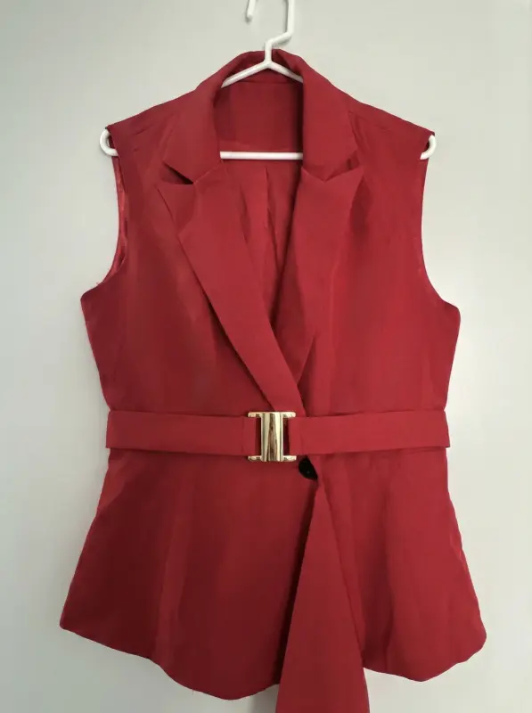 Chaleco de vestir rojo con cinturón talla M - Moda Mujer | Comprar Online Lima