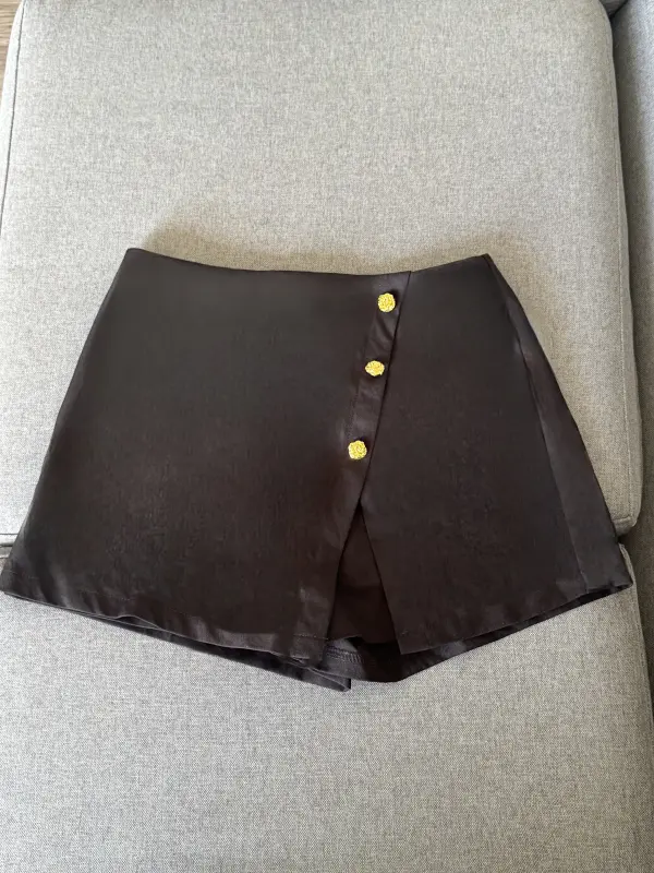 Falda short negro con botones dorados talla M - Moda Mujer | Comprar Online Lima