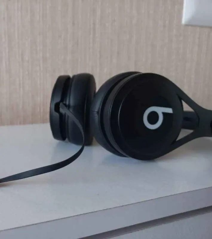 Audífonos alámbricos nuevo color negro - Laptops y Audífonos | Comprar Online Lima