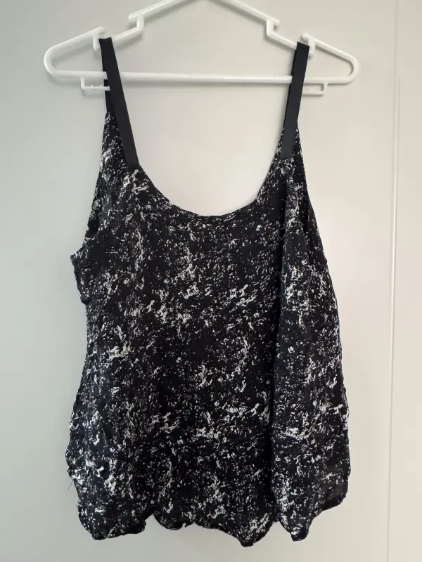 Blusa manga cero negro y blanco talla S - Imagen 2