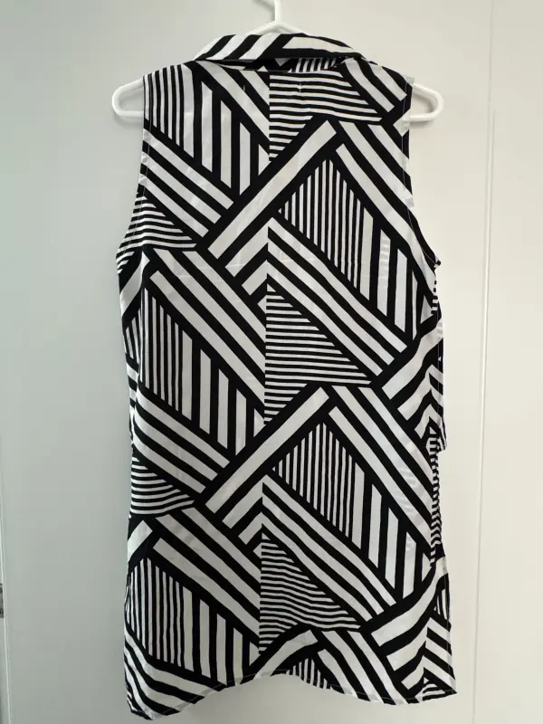 Blusa larga manga cero talla S - Imagen 2