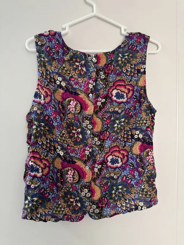 Blusa manga cero flores talla M - Imagen 2