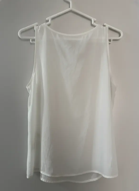 Blusa manga cero blanco talla M - Imagen 2