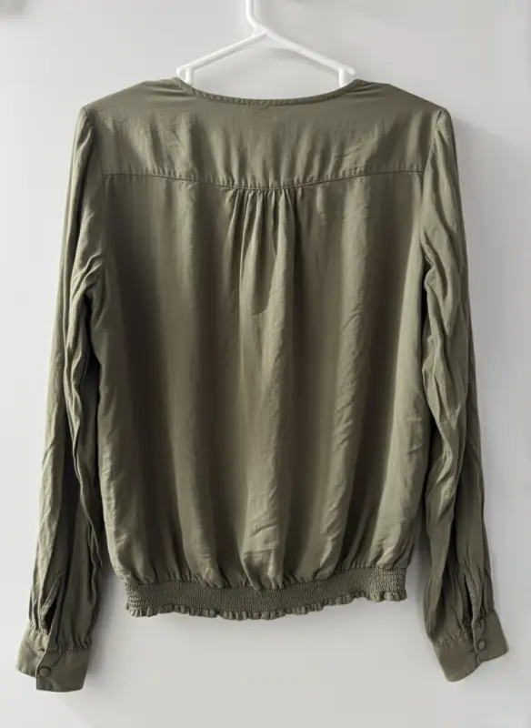 Blusa manga larga verde talla S - Imagen 2