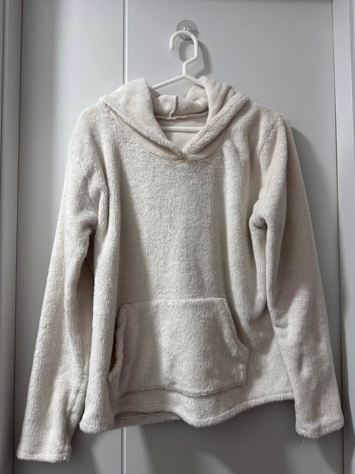 Polera con capucha blanca talla S/M - Comprar en Lima Perú | Fancy Shops