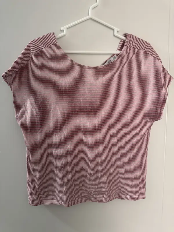 Polo manga corta a rayas rojo y blanco talla M - Polos | Comprar Online Lima
